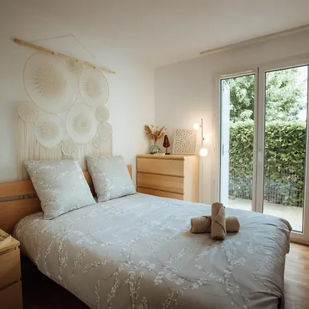 Lumineux Avec Terrasse Proche De Genève Appartement *